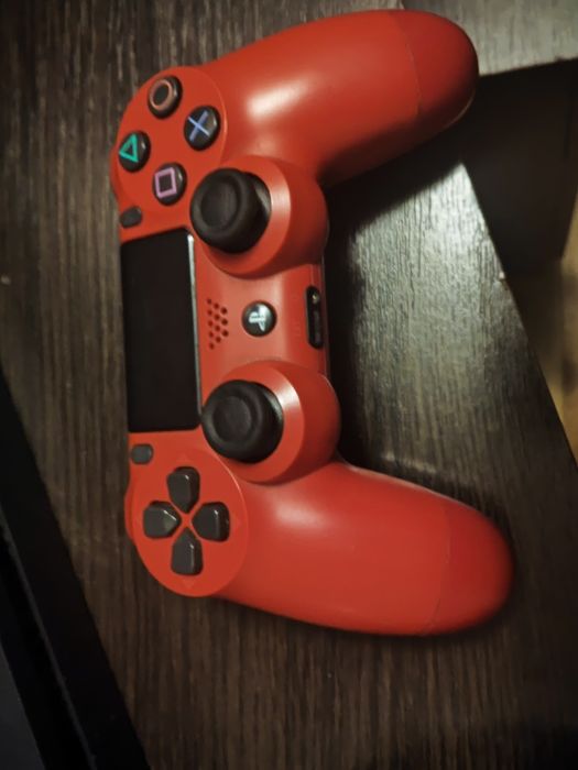 Продаетса Playstation 4