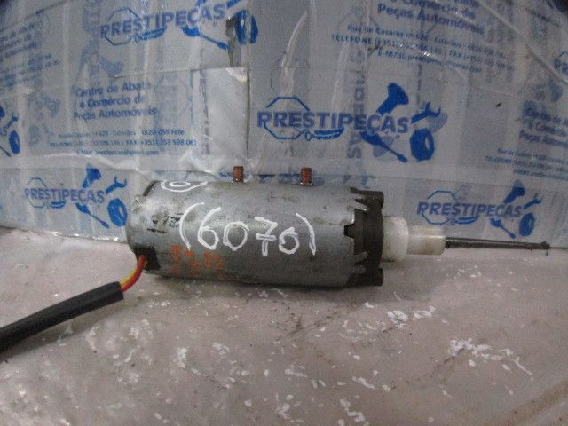 Motor regulação de bancos AUDI A4 (8D2, B5)