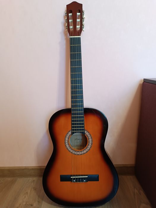 Продаю класичну гітару