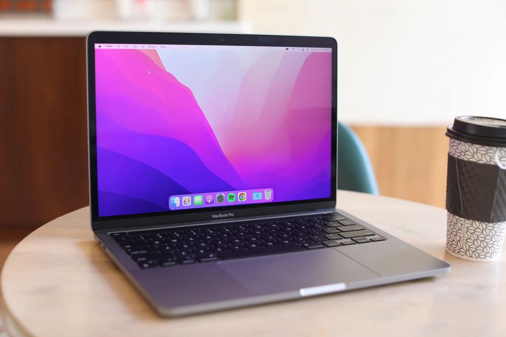 MACBOOK PRO M2 2022 8gb 256