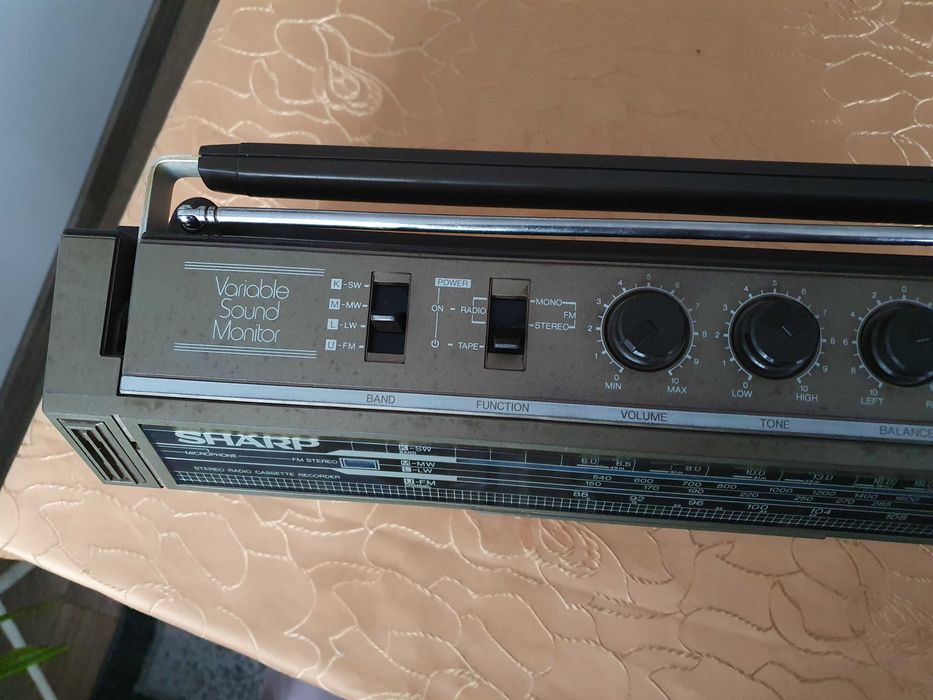 Stary zabytkowy radiomagnetofon Sharp Gf-4343 boombox vintage