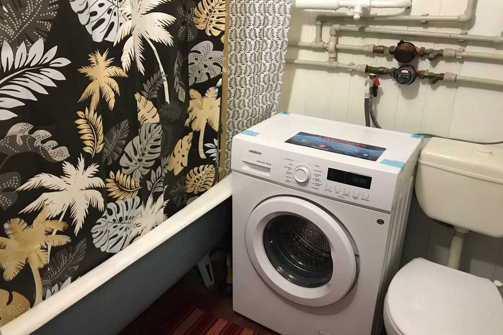 Сдам у довгострокову оренду однокімнатну квартиру у центрі