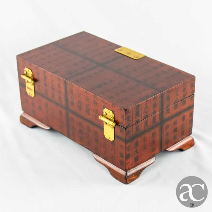 Caixa / Guarda-joias com carateres chineses, madeira e metal dourado