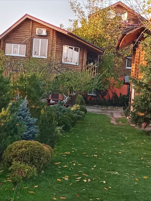 Аренда дома посуточно.Беседки, зал, мангал, бассейн,ландшафт, стадион