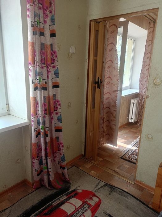 Продам двокімнатну гостинку в місті Слобожанське