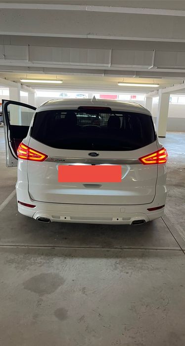 Samochod Ford Smax 2016