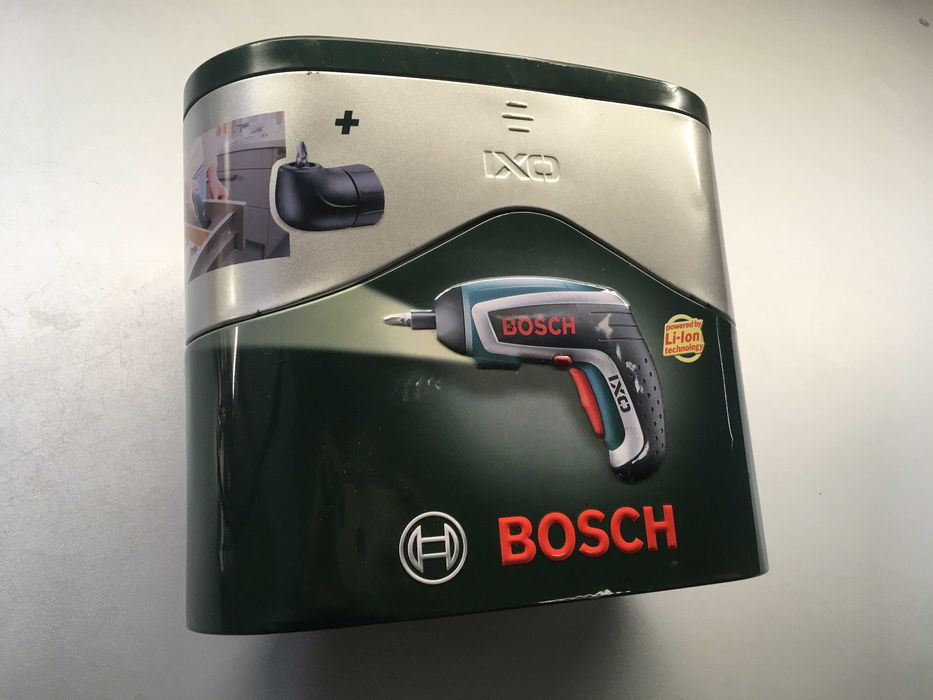 Шуруповерт аккумуляторный Bosch IXO IV [0603959321]