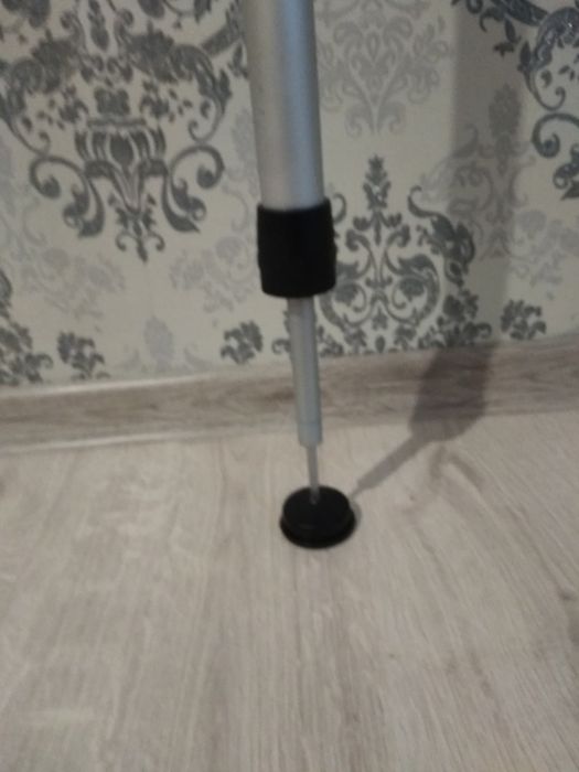 Телескопічна розпорна штанга для установки лазерного рівня