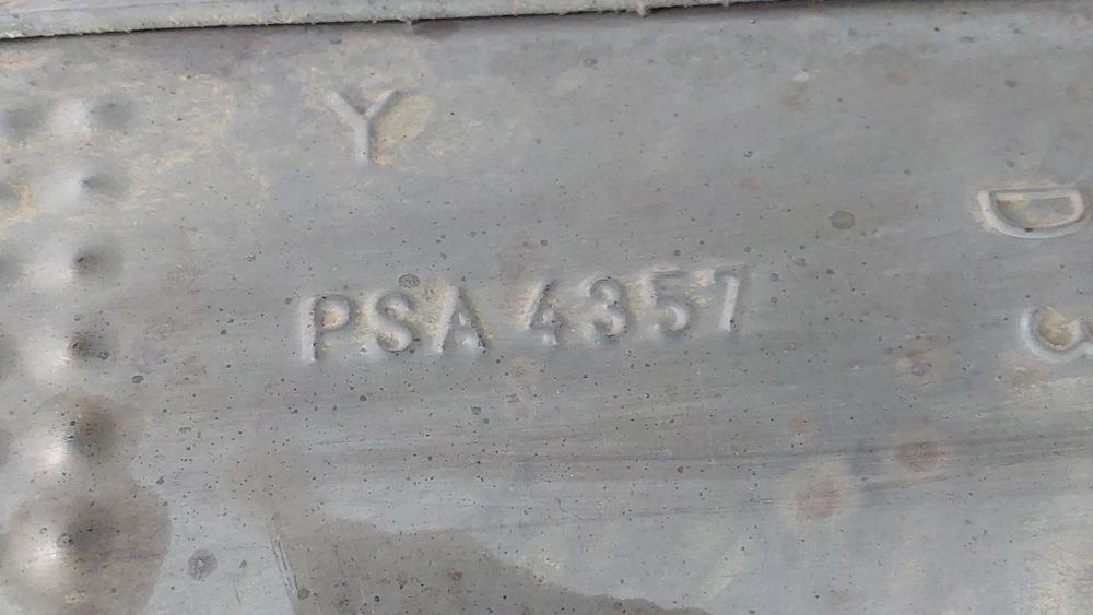 Panela de escape PEUGEOT 208