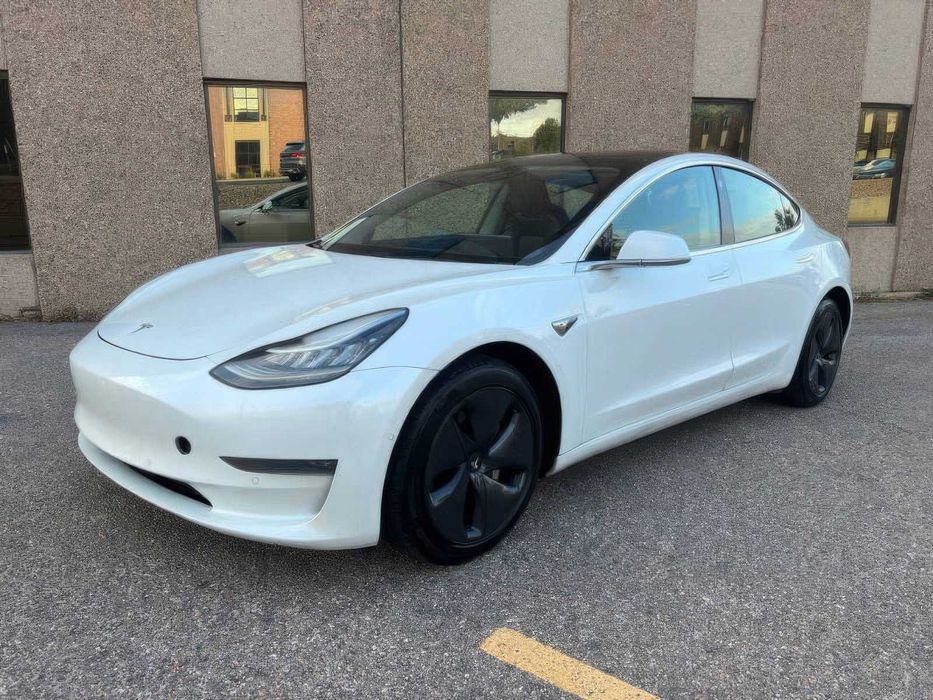 Tesla Model 3      2020