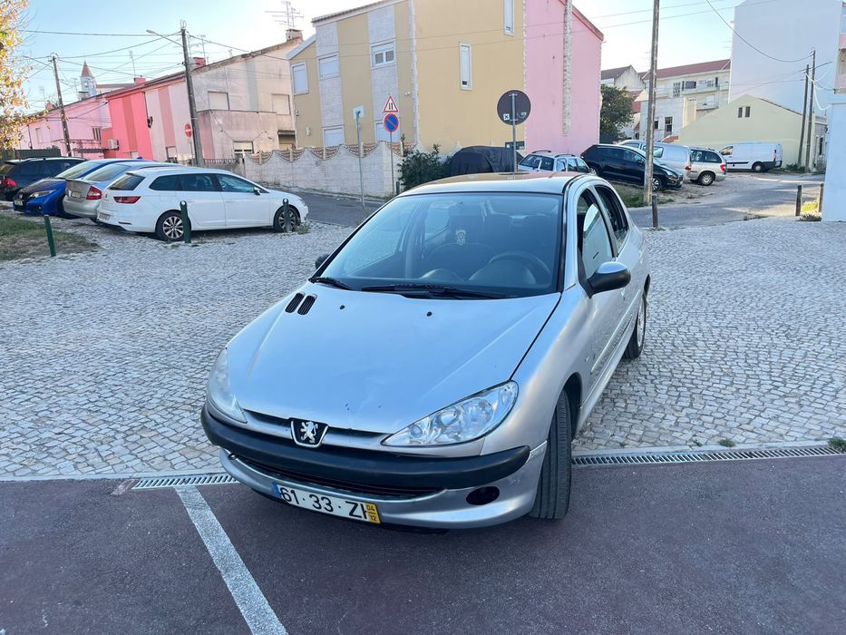 Peugeot 206 1.2 - Ano 2004