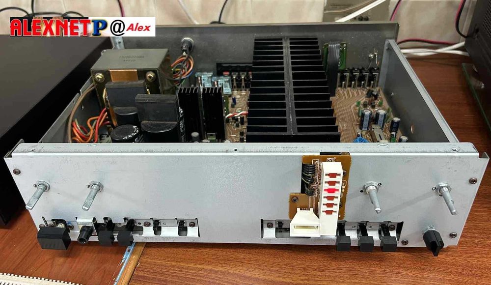 Marantz Digital PM-64 Amplificador potente e impecável