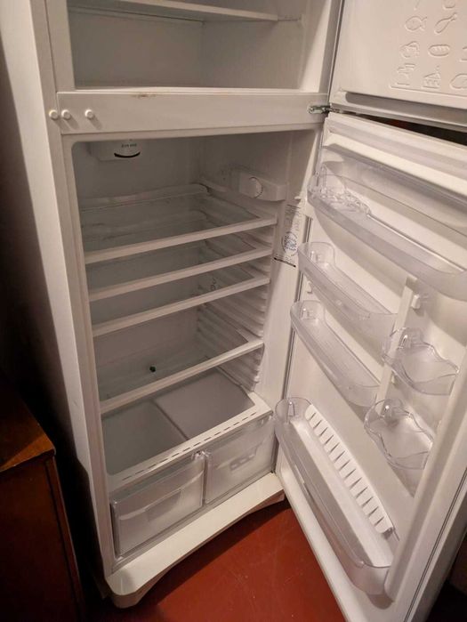 Frigorífico marca indesit