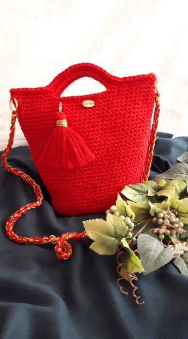 Czerwona torebka handmade ze sznurka bawełnianego