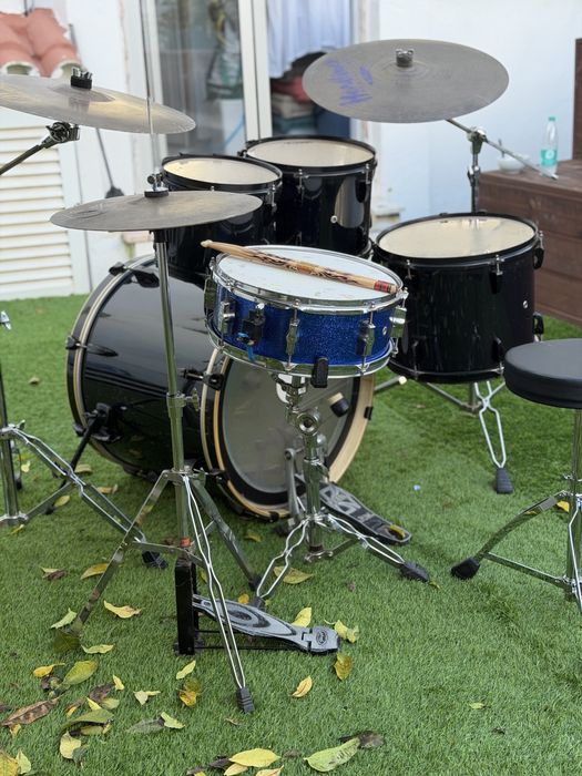 Bateria Acústica Pearl Export EX completa e novinha.