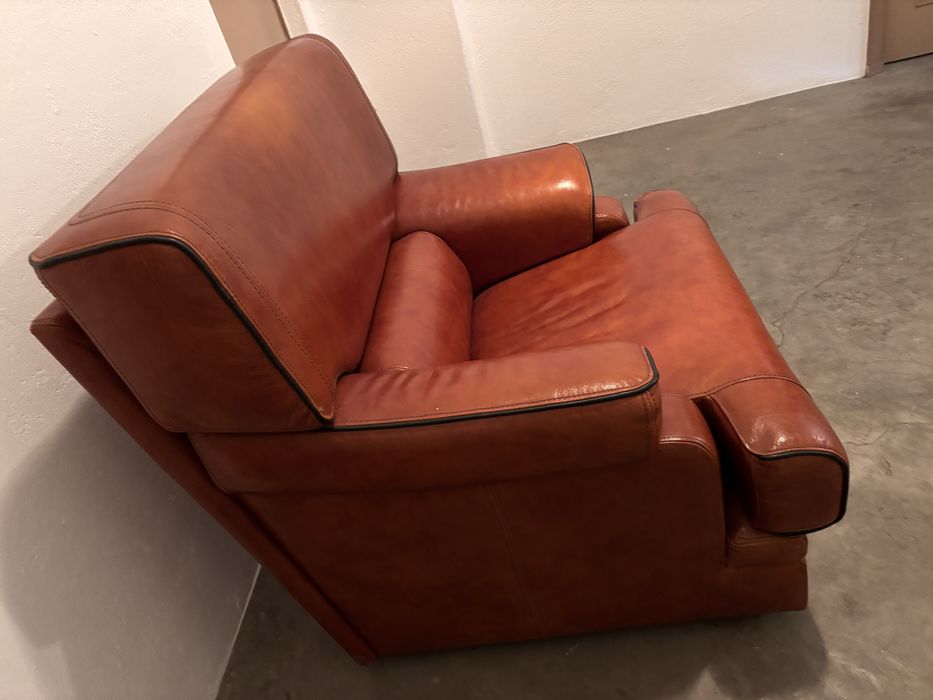 Conjunto de sofas, em pele verdadeira!