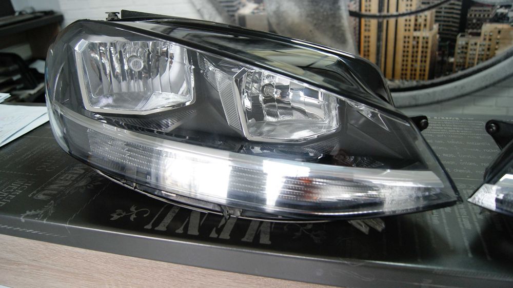 VW Volkswagen Golf VII 7 LIFT FL lampa PRAWA LEWA reflektor  LED 17-