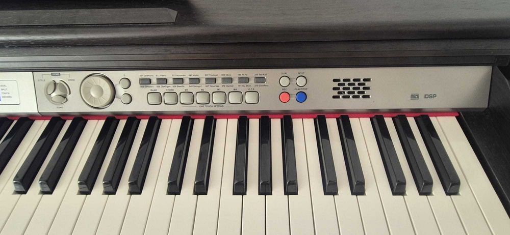 Piano Thomann usado