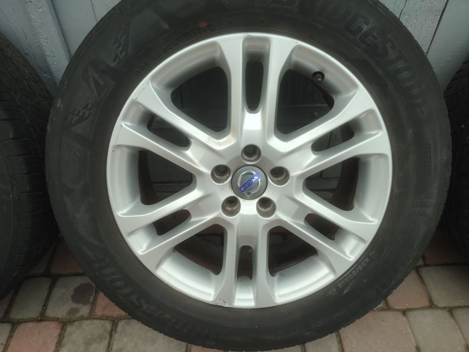 Диски R18 з резиною 235/60/18  Volvo XC60 2016