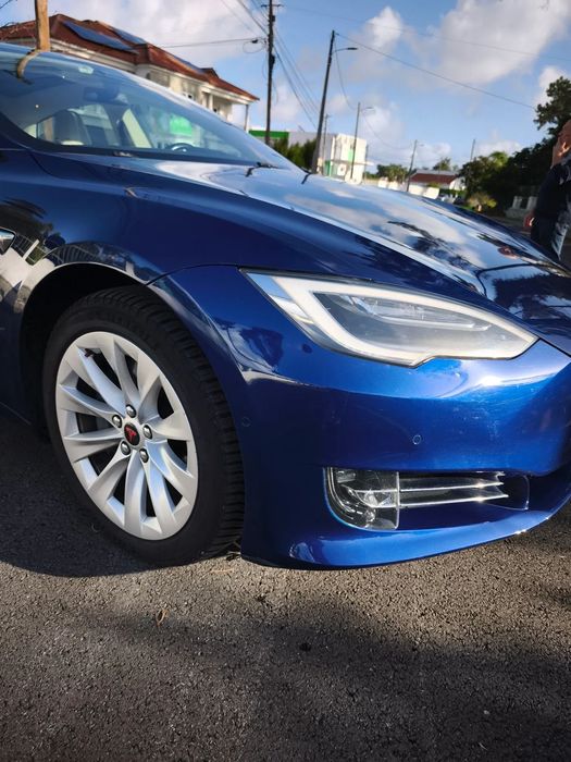 Tesla Model S 75