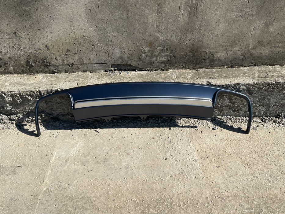 Дифузор заднього бампера Silver в стилі S4 00-00 на Audi A4 B8 2011-2015 року
