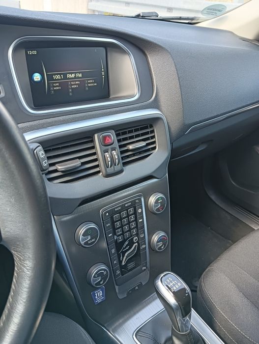 Volvo V40 T2 2015