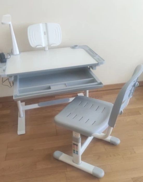 Дитяча парта , стіл та стілець