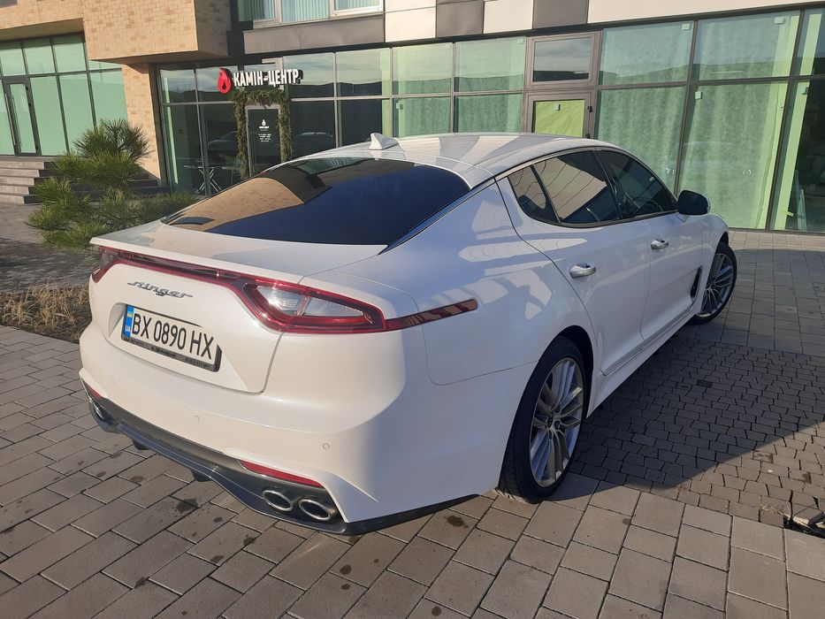 Kia Stinger,Кіа Стінгер,Киа Стингер