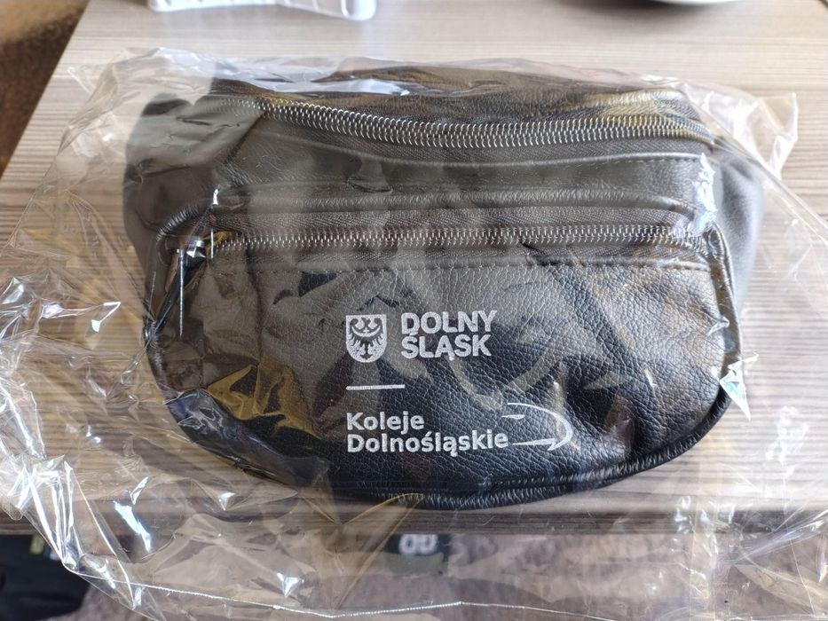 Kolekcjonerska saszetka konduktora Koleji Dolnośląskich