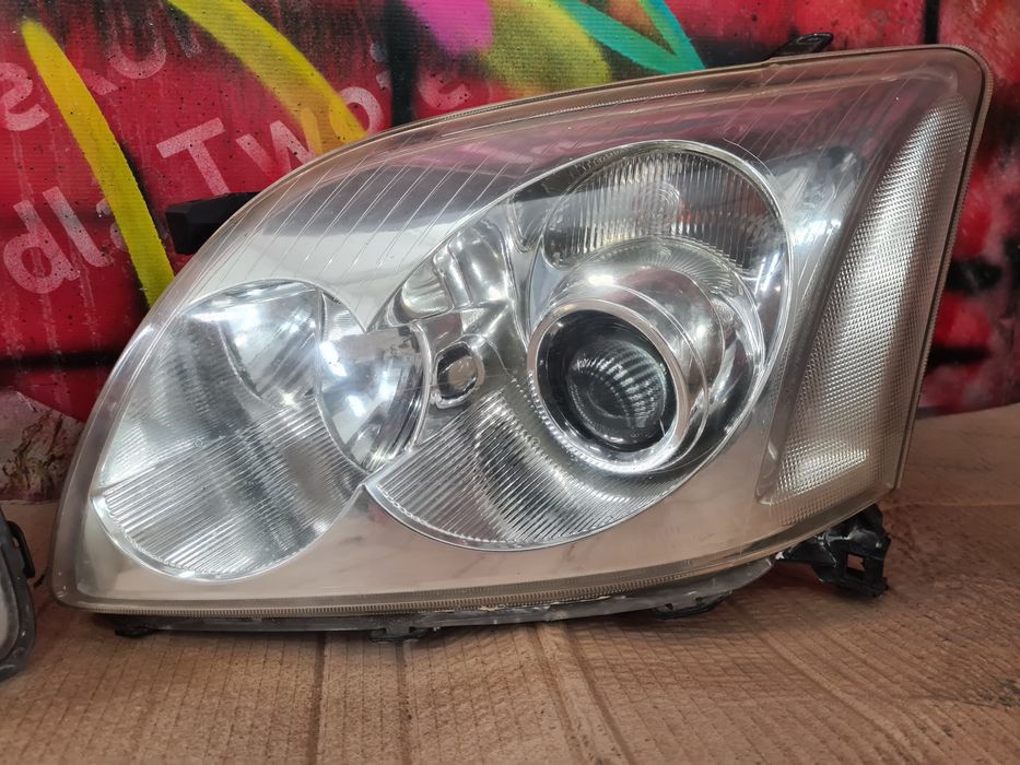 Drzwi przod prawe zderzak tyl lampy Toyota Avensis t25 209 czarna