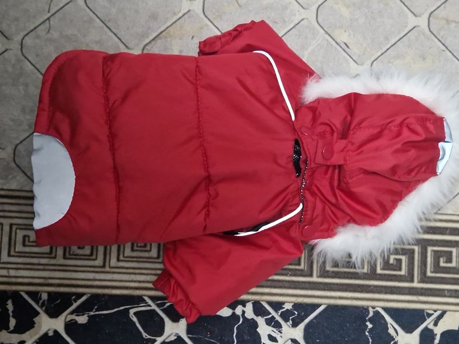 Продам зимний фирменный косюм на собаку