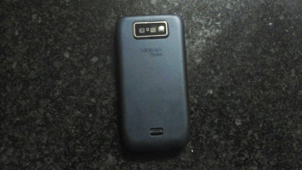 NOKIA E 63 com carregador