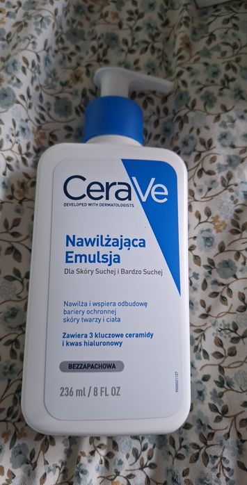 CeraVe nawilżająca emulsja skóra sucha 236 ml pompka