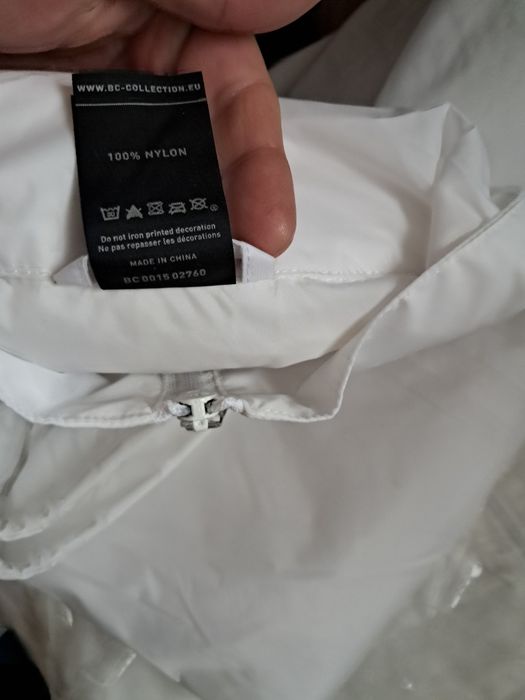 Okolo 30 szt Kurtki przeciwdeszczowe XL,L,M cena za szt