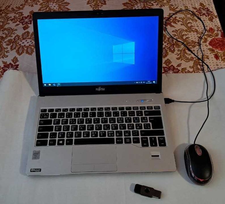 Ноутбук Fujitsu LIFEBOOK S904