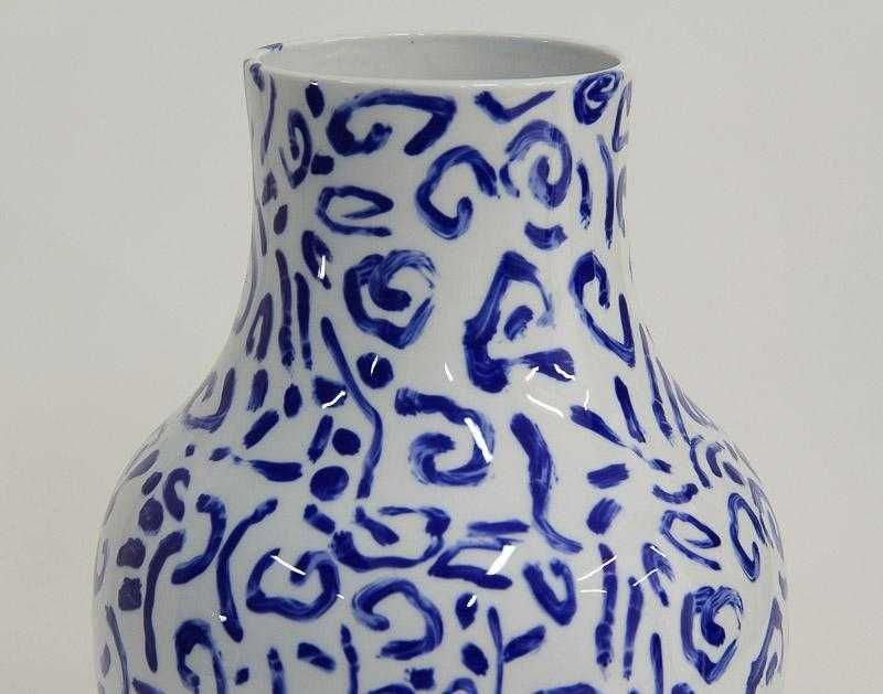 Manuel Cargaleiro – Jarrão azul e branco em cerâmica