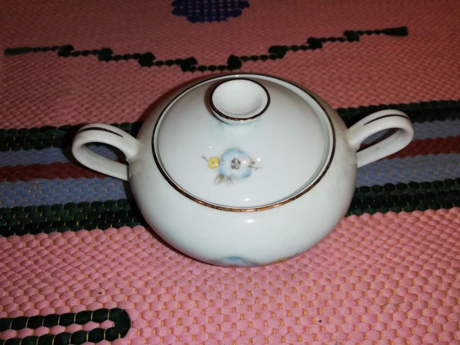 Bulionówka / sosjerka / cukiernica - porcelana WAWEL