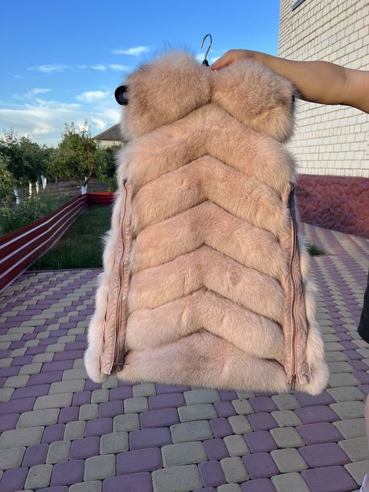 Жилетка песец .СТАН ВІДМІННИЙ.