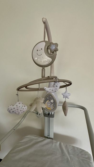 Chicco Next2me Crib + Mobile