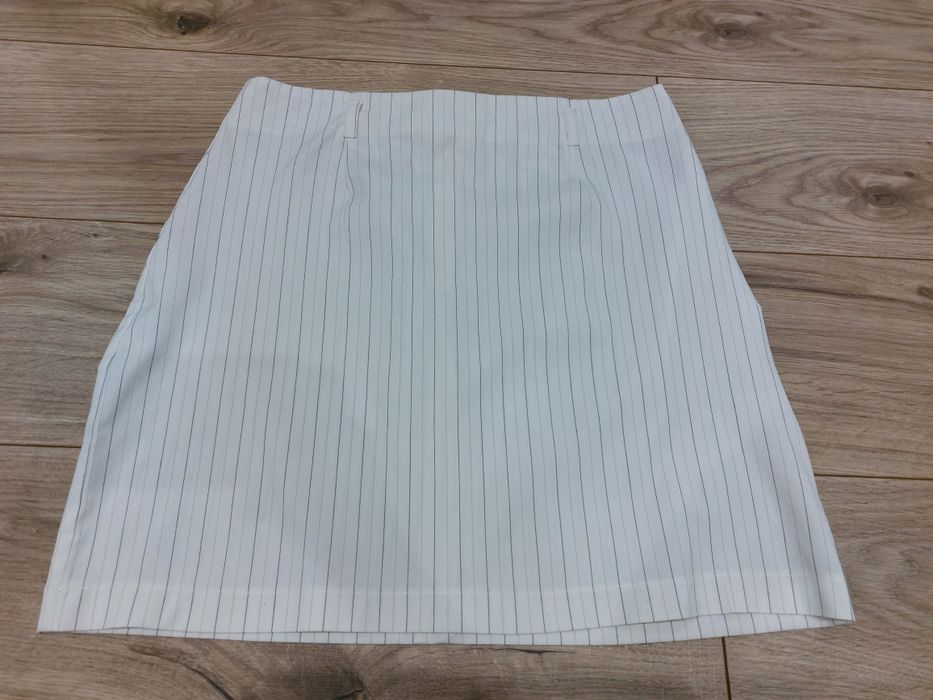 Spódniczka mini biała rozm.40