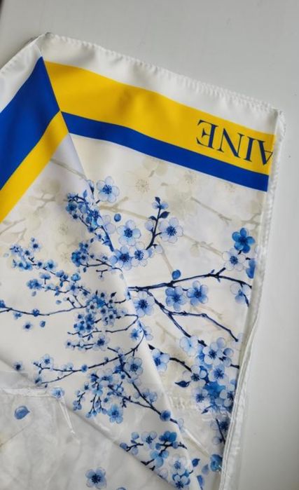 Патріотична хустка 90 на 90 нова