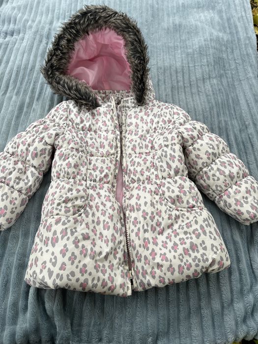 Тепла кутка на дівчинку