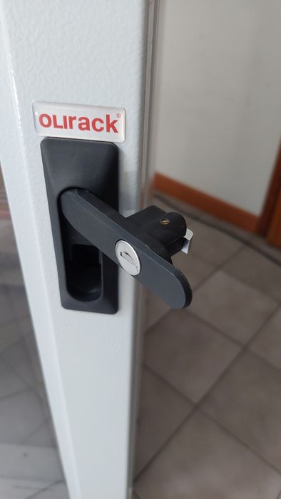 Armário Rack Metálico 19" Como Nova 60x60x118cm c/ Porta Vidro e Fechadura - Olirack