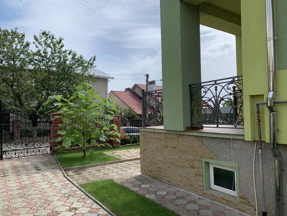 Продам будинок в Гусятині