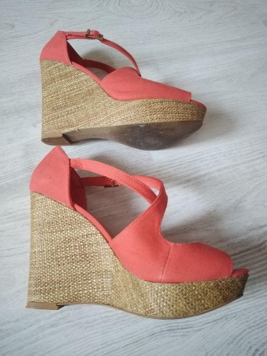 Buty na koturnie Stradivarius rozm. 37