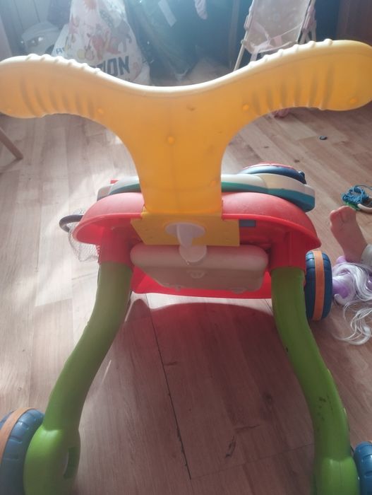 Chodzik -stolik interakcyjny