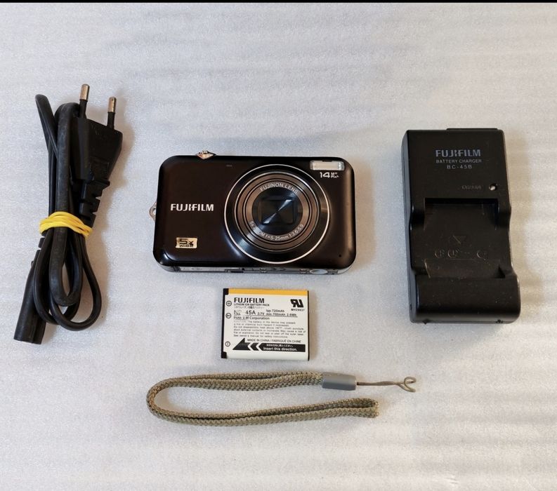 Цифровой фотоаппарат Fujifilm FinePix JX250 14MP + КОМПЛЕКТ