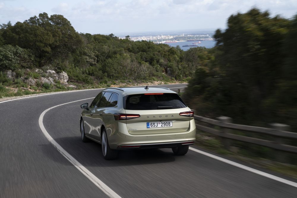 Skoda Superb Break ver-2-0-tdi-sc-dsg
