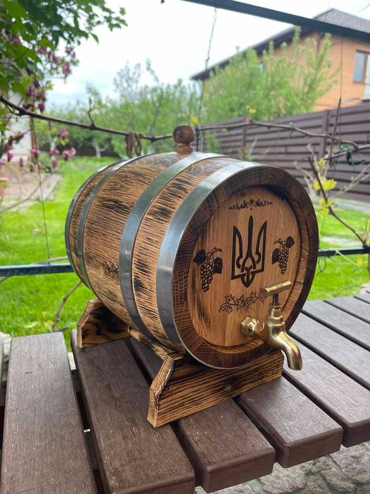 Бочка діжка дубова для напоїв вина віскі самогону алкоголю
