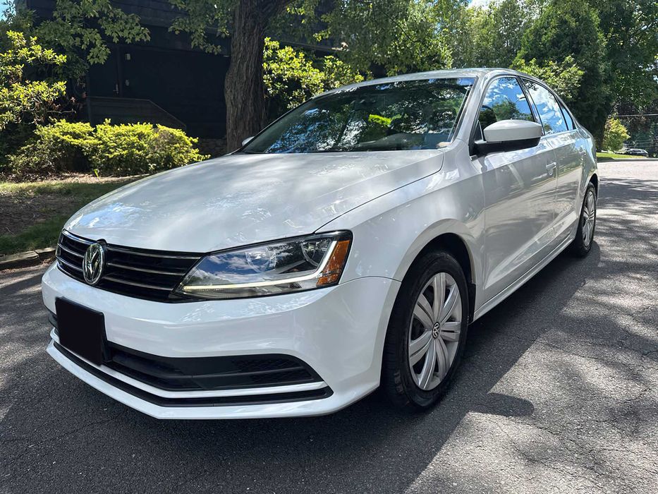Volkswagen Jetta      2018